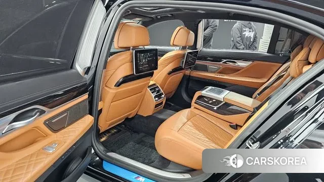 BMW 7 Series (G11) 2021 Черный из Кореи, фото 2