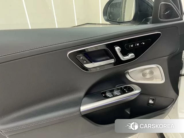 Mercedes-Benz Class C 2024 Белый из Китая, фото 2