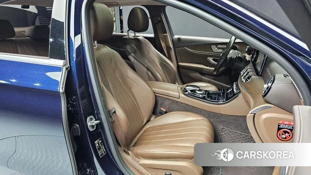 Mercedes-Benz E-Class W213 2019 Синий из Кореи, фото 2