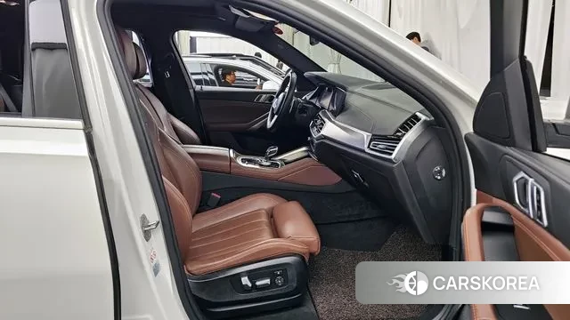 BMW X6 (G06) 2022 Белый из Кореи, фото 2