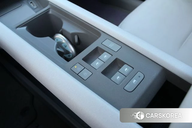 Hyundai Ionic 6 2023 Светло-серебряный цвет из Кореи, фото 2