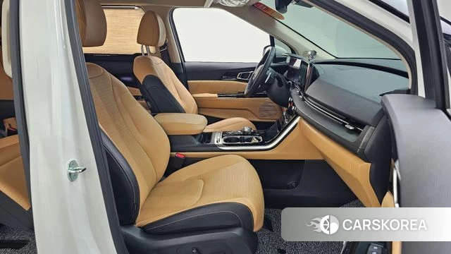 Kia Carnival 4th generation 2023 Белый из Кореи, фото 2