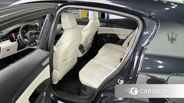 Maserati Grecale 2023 Черный из Кореи, фото 2