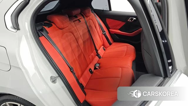 BMW 1 Series (F40) 2023 Белый из Кореи, фото 2