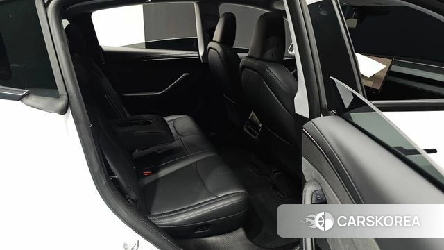 Tesla Model Y 2025 Белый из Кореи, фото 2