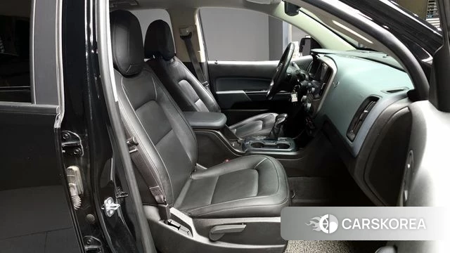 Chevrolet (GM Daewoo) Real New Colorado 2022 Черный из Кореи, фото 2