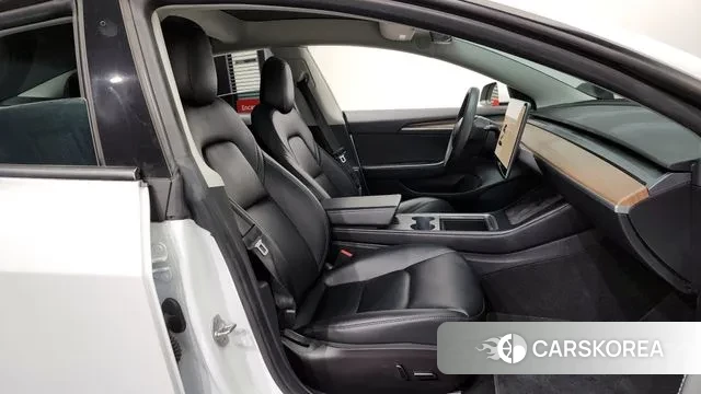 Tesla Model 3 2022 Белый из Кореи, фото 2