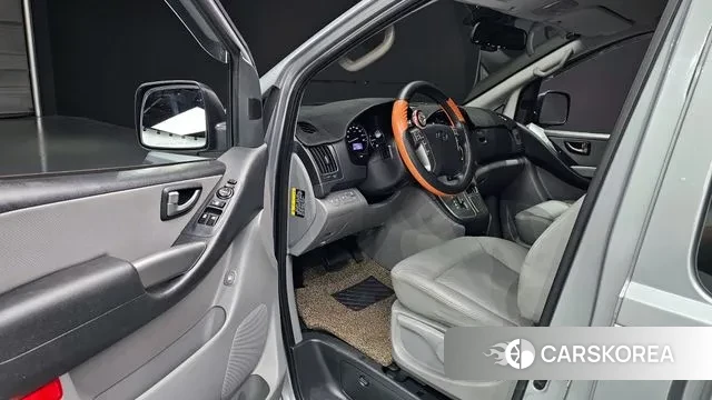 Hyundai The New Grand Starex 2018 Серебряный из Кореи, фото 2