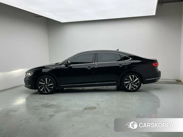 Volkswagen Passat 2022 Черный из Китая, фото 2