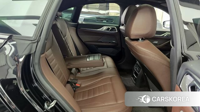 BMW i4 2023 Черный из Кореи, фото 2