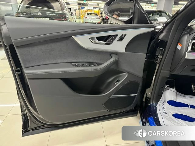 Audi Q8 (4M) 2026 Черный из Кореи, фото 2