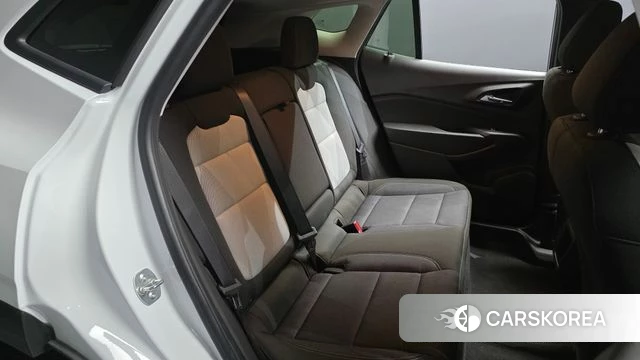 Chevrolet (GM Daewoo) Trax Crossover 2024 Белый из Кореи, фото 2
