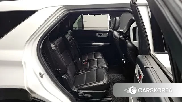 Ford Explorer 6th Generation 2022 Белый из Кореи, фото 2