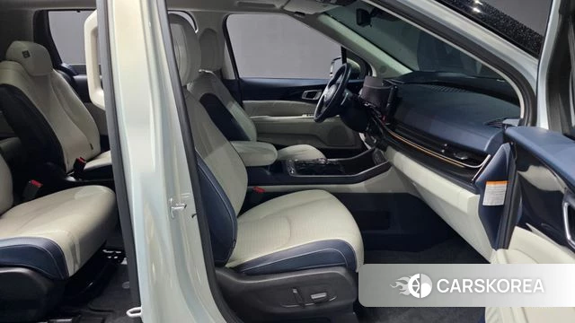 Kia The New Carnival 4th Generation 2024 Серебристо-серый из Кореи, фото 2