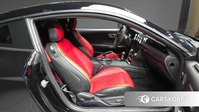 Ford Mustang 2018 Черный из Кореи, фото 2