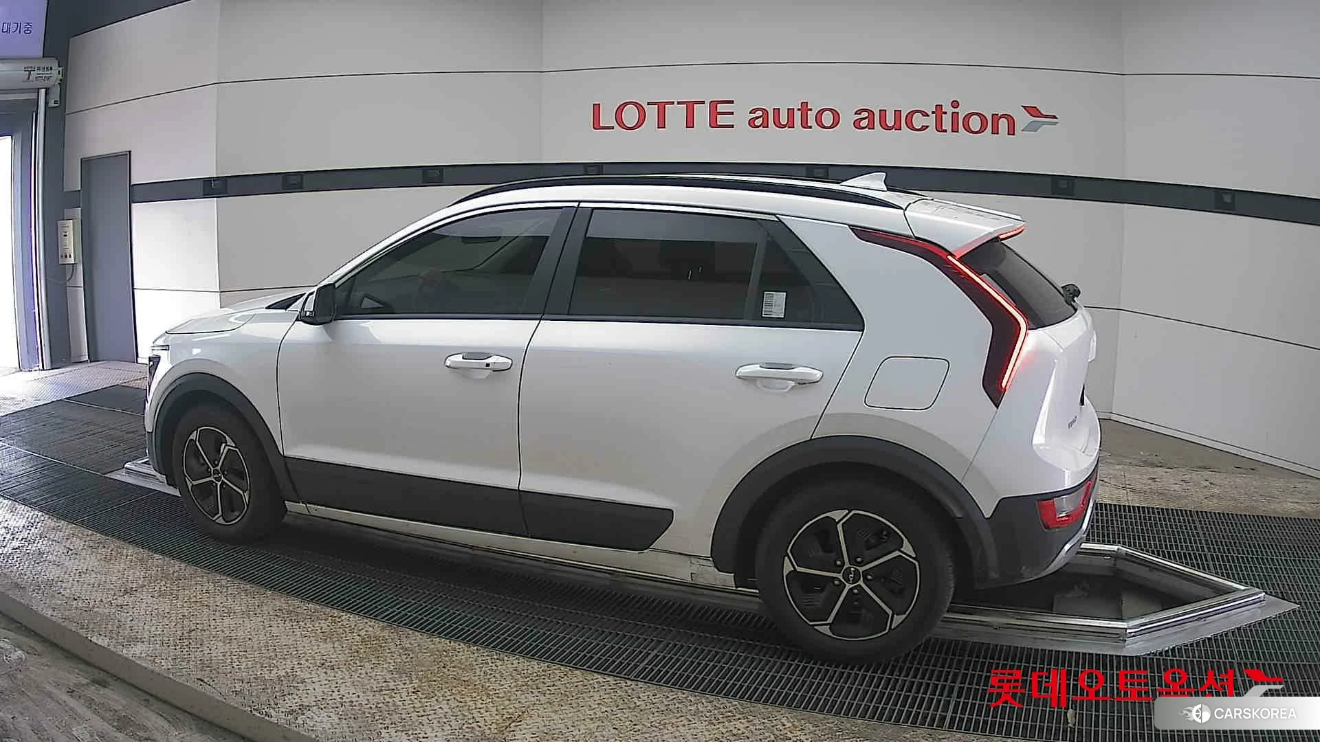 Kia Niro Hybrid 2022 Snow White Pearl (optional) из Кореи, фото 2