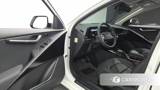 Kia Di Ol Nu Niro 2022 Белый из Кореи, фото 2