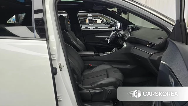 Peugeot 3008 second generation 2021 Белый из Кореи, фото 2