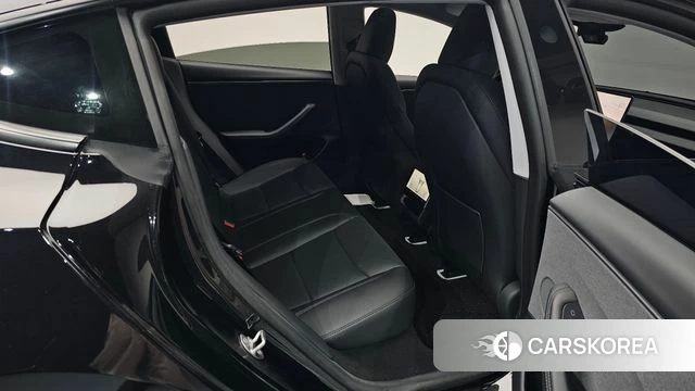 Tesla Model 3 2025 Черный из Кореи, фото 2