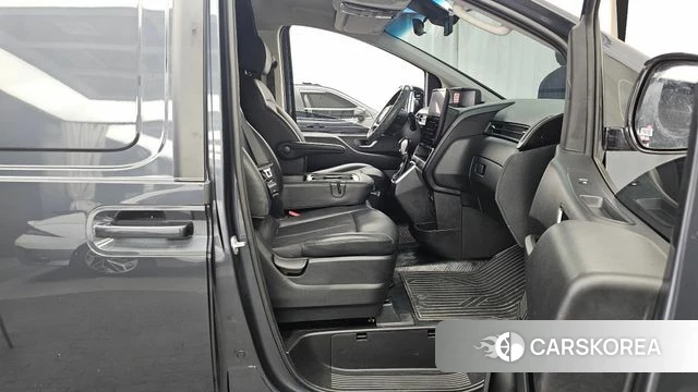 Hyundai Staria 2023 Серый из Кореи, фото 2