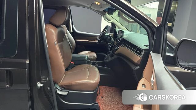Hyundai The New Grand Starex 2018 Коричневый из Кореи, фото 2