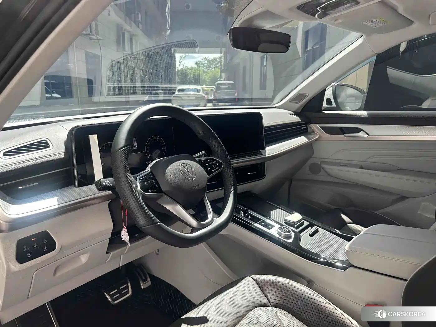 Volkswagen Tavendor 2025 Белый из Китая, фото 2