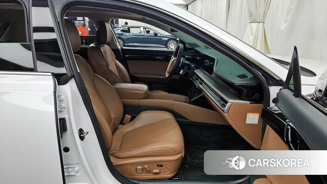Hyundai Grandeur Hybrid (GN7) 2023 Белый из Кореи, фото 2