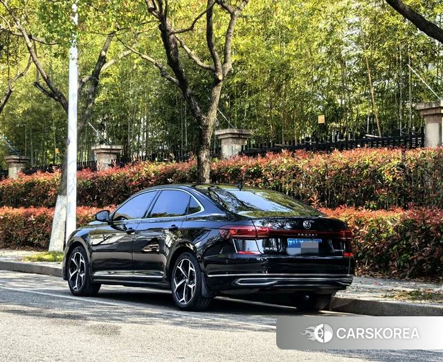 Volkswagen Passat 2023 Черный из Китая, фото 2