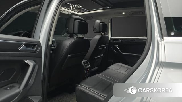 Volkswagen Tiguan second Generation 2020 Серебристо-серый из Кореи, фото 2