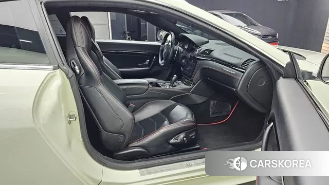 Maserati GranTurismo 2018 Белый из Кореи, фото 2