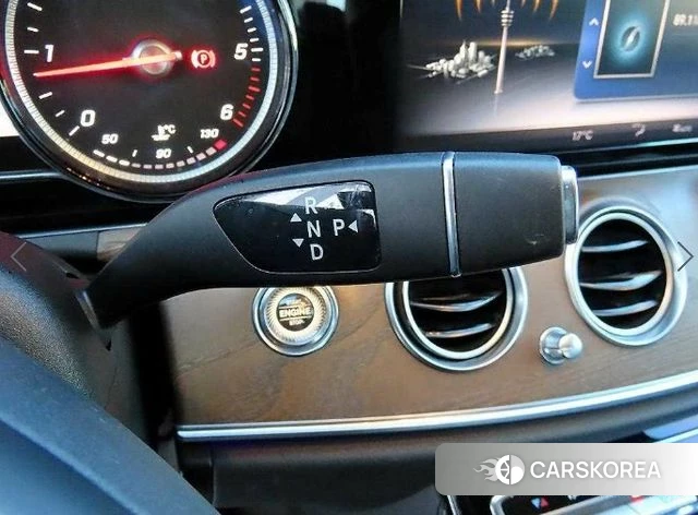 Mercedes-Benz E-Class W213 2018 Синий из Кореи, фото 2