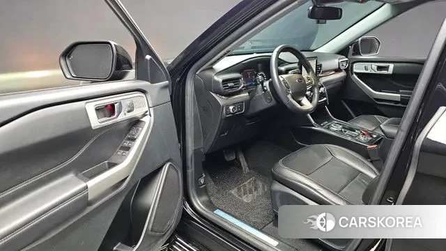 Ford Explorer 6th Generation 2022 Черный из Кореи, фото 2