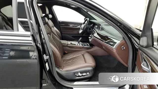 BMW 7 Series (G11) 2020 Черный из Кореи, фото 2