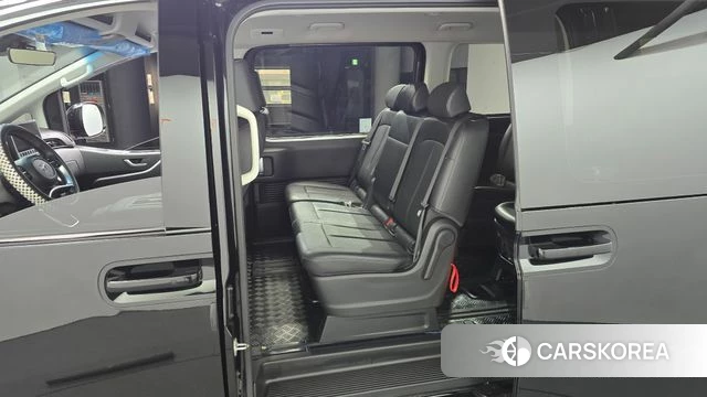 Hyundai Staria 2023 Черный из Кореи, фото 2