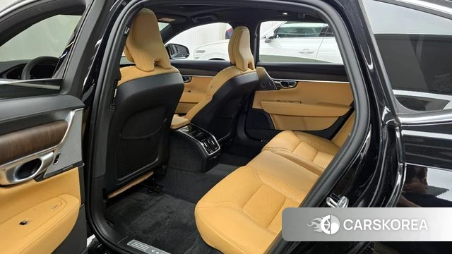 Volvo S90 2023 Черный из Кореи, фото 2