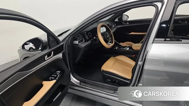 Kia K5 3rd generation 2021 Серебристо-серый из Кореи, фото 2