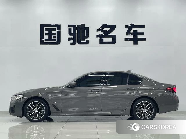 BMW 5 series (imported) 2022 Темно-серый из Китая, фото 2