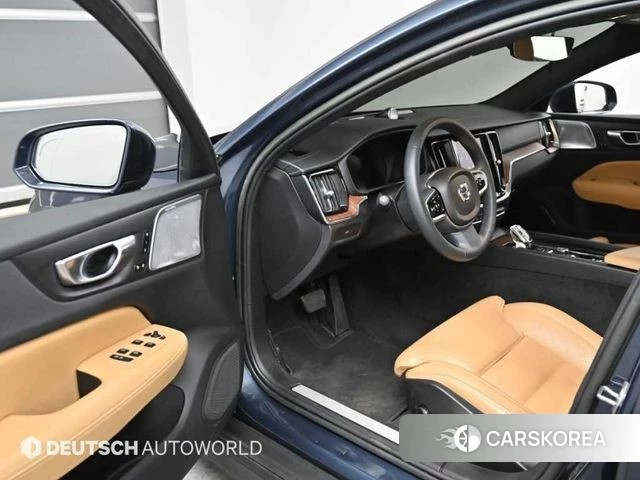 Volvo V60 Cross-Country 2nd Generation 2022 Синий из Кореи, фото 2