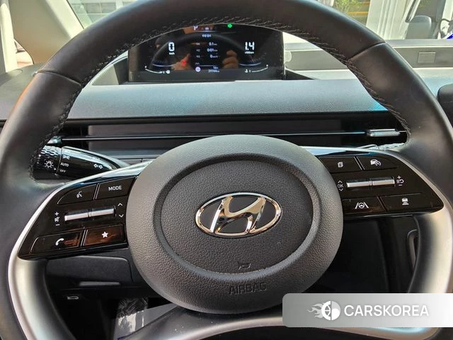 Hyundai Staria 2023 Желтый из Кореи, фото 2