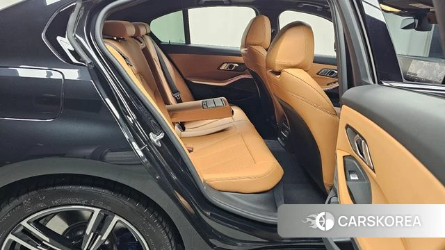 BMW 3 Series (G20) 2025 Черный из Кореи, фото 2