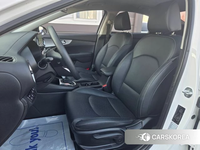 Kia The New K3 2nd generation 2022 Белый из Кореи, фото 2