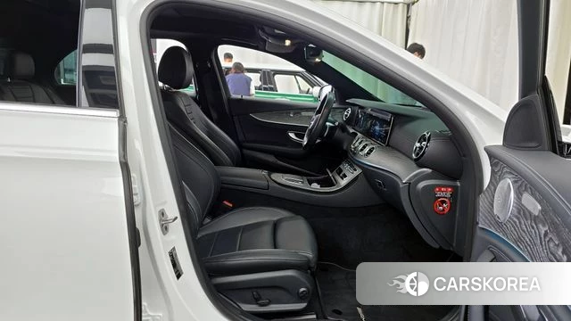 Mercedes-Benz E-Class W213 2020 Белый из Кореи, фото 2