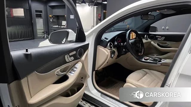 Mercedes-Benz GLC-Class X253 2019 Белый из Кореи, фото 2
