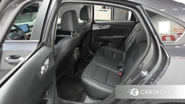 Kia The New K3 2nd generation 2023 Серый из Кореи, фото 2