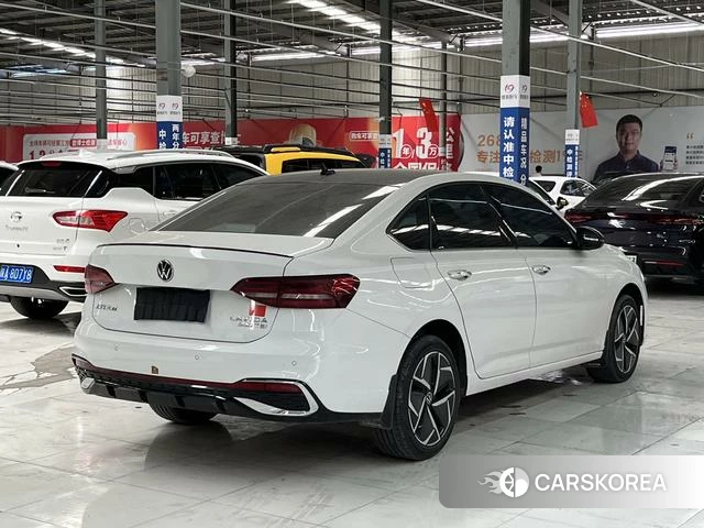 Volkswagen Lavida 2023 Белый из Китая, фото 2