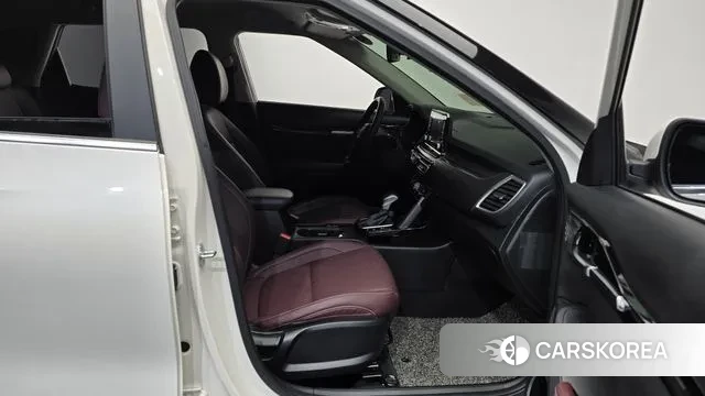 Kia Seltos 2022 Белый из Кореи, фото 2