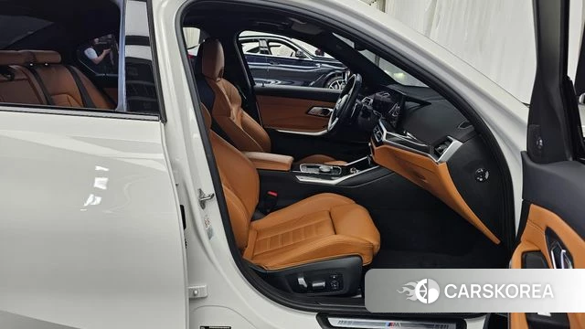 BMW 3 Series (G20) 2023 Белый из Кореи, фото 2