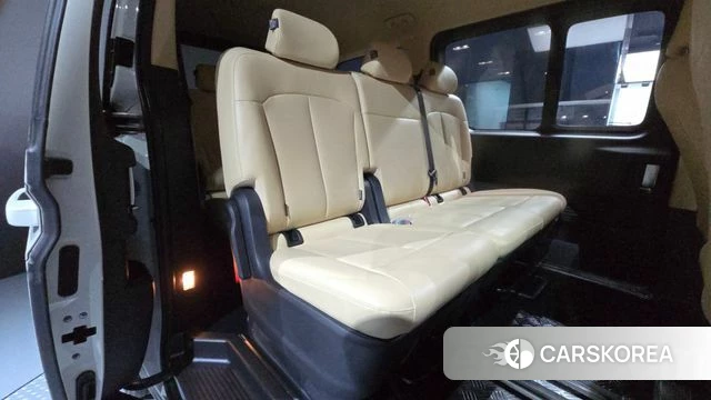 Hyundai Staria 2023 Белый из Кореи, фото 2