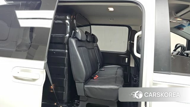 Hyundai Staria 2022 Белый из Кореи, фото 2