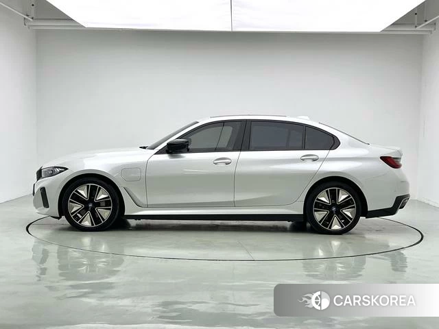 BMW i3 2023 Белый из Китая, фото 2